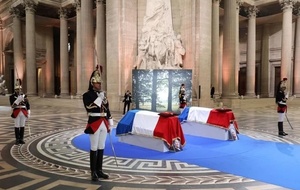 UNE ENTRÉE AU PANTHÉON REMARQUÉE
