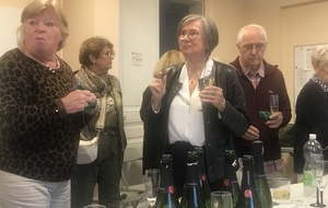 Elles parlent, même la bouche pleine