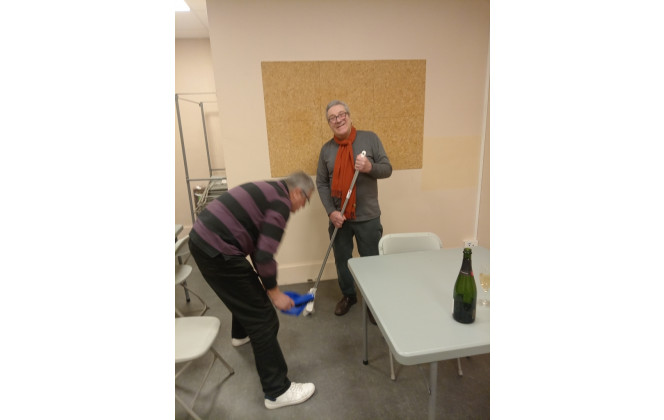 Le président met la main à la pâte ...d'amande !